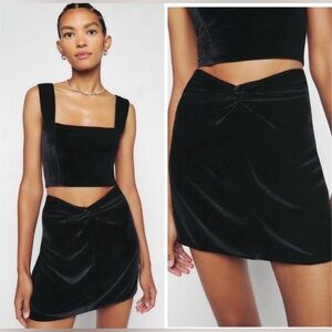 NWT Reformation Harri Velvet Mini Skirt in Black Sz 10